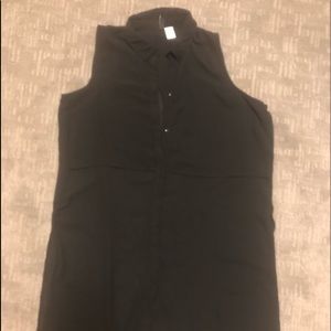 Black sleeveless shirt